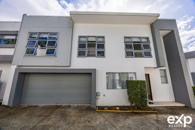 /international/au/21-20-careel-close-helensvale-qld-151422192/