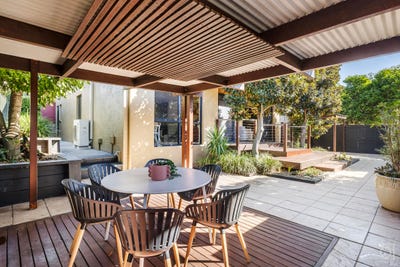 /international/au/15-biscay-close-anna-bay-nsw-150945016/
