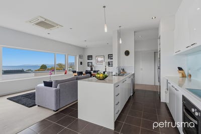 /international/au/5-178-channel-highway-taroona-tas-152670696/