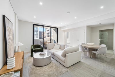/international/au/102-105d-willarong-road-caringbah-nsw-151939236/