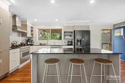 /international/au/22-bunya-park-drive-eatons-hill-qld-151068288/
