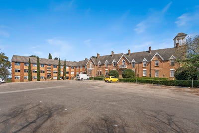 /international/au/1-8-ben-street-goulburn-nsw-152620192/