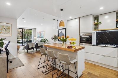 /international/au/15-26-warleigh-grove-brighton-vic-152633228/