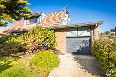 /international/au/34-lakeside-drive-kianga-nsw-151329768/