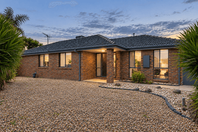 /international/au/8-linda-court-werribee-vic-152555212/