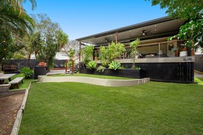 /international/au/11-vista-street-balmoral-qld-152596836/