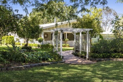 /international/au/264-e-drews-road-westbrook-qld-700358012/
