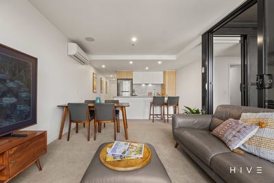 /international/au/816-1-elouera-street-braddon-act-151278496/