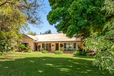 /international/au/304-tarcoola-street-renmark-sa-152666796/