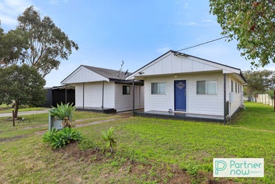 /international/au/25-murroon-road-tamworth-nsw-151326804/