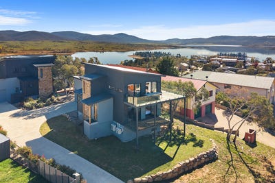 /international/au/11a-jillamatong-street-jindabyne-nsw-152675064/