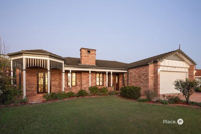 /international/au/33-oakmont-street-carindale-qld-148467692/