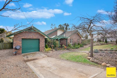 /international/au/8-pearson-street-guyra-nsw-148373060/
