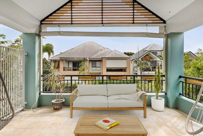 /international/au/2048-1-the-vistas-drive-carrara-qld-151233096/