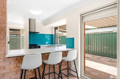 /international/au/6-41-tamarind-crescent-kelmscott-wa-152466088/