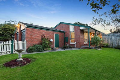 /international/au/4-macrosty-court-frankston-vic-151359268/