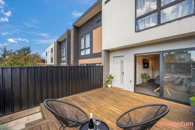 /international/au/5b-woodberry-avenue-coombs-act-150823944/