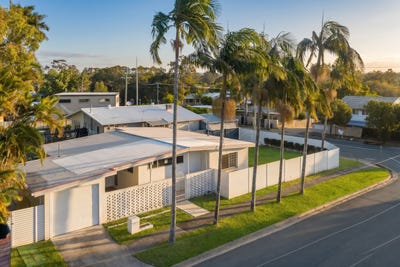 /international/au/34-heydon-avenue-labrador-qld-152468756/