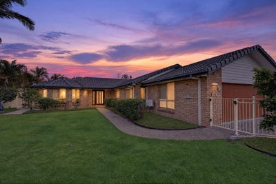 /international/au/73-monterey-keys-drive-helensvale-qld-152666600/