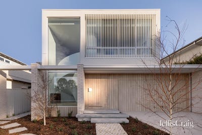 /international/au/15-butler-street-essendon-vic-151454896/