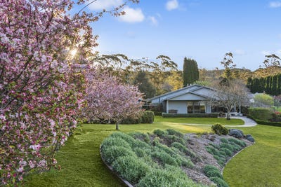 /international/au/17-gibraltar-road-bowral-nsw-152632944/