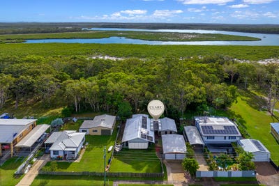 /international/au/114-emperor-street-tin-can-bay-qld-151197432/