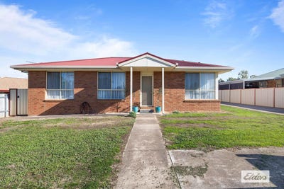 /international/au/unit-1-4-waratah-avenue-ararat-vic-151529948/