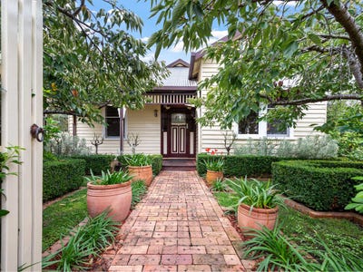 /international/au/35-foster-street-hamilton-vic-150826124/