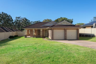 /international/au/12-goldenia-close-morisset-nsw-148411240/