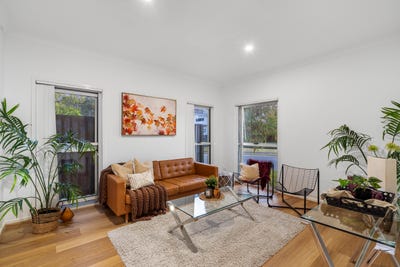 /international/au/7-raynuha-way-brookwater-qld-148321632/