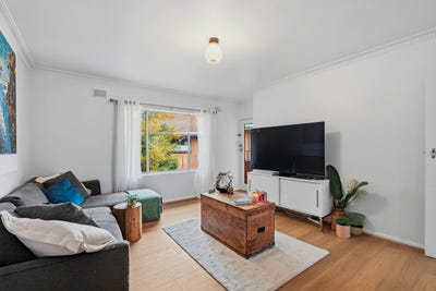 /international/au/10-8-overbury-drive-clarence-park-sa-151512628/