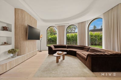 /international/au/11-drummond-row-yarralumla-act-151051004/