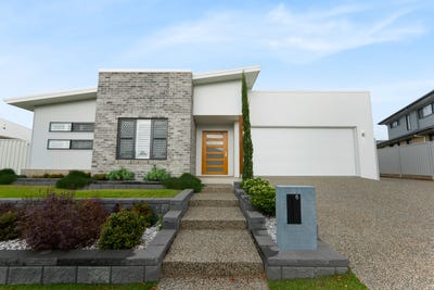 /international/au/6-bowie-avenue-kawungan-qld-151368820/
