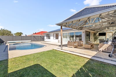 /international/au/18-mutiny-terrace-quinns-rocks-wa-151168464/