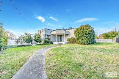 /international/au/20-cross-street-newborough-vic-148350076/