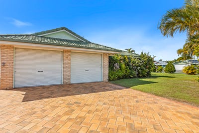 /international/au/2-acacia-crescent-tin-can-bay-qld-148572764/
