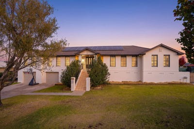 /international/au/100-darwin-drive-llanarth-nsw-151026424/