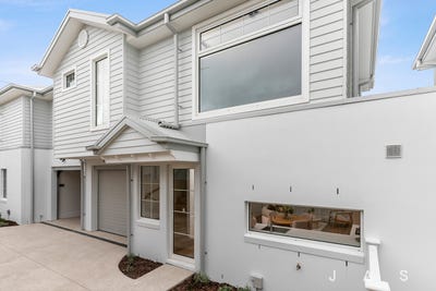 /international/au/2-65-kingsville-street-kingsville-vic-152297272/
