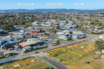 /international/au/8-1-theatre-drive-goulburn-nsw-505248656/