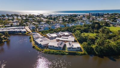 /international/au/4-15-shell-street-urangan-qld-146309992/