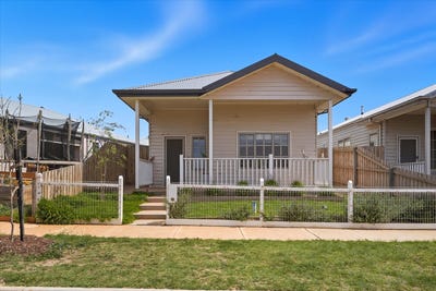 /international/au/49-crowlands-circuit-eynesbury-vic-151198784/
