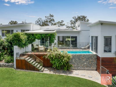 /international/au/5-navereno-court-mundoolun-qld-152259612/