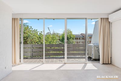 /international/au/23-8-giles-street-griffith-act-150689468/