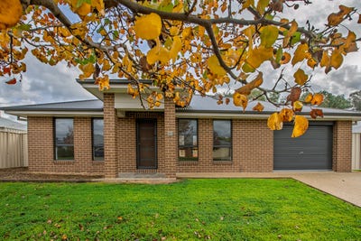/international/au/47-pech-avenue-jindera-nsw-151587204/