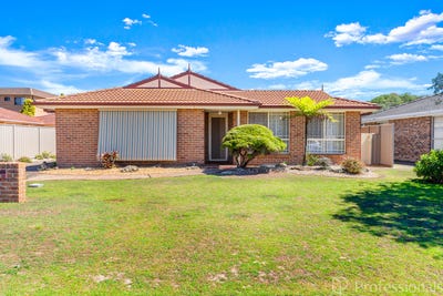 /international/au/1-30-pacific-parade-tuncurry-nsw-150693392/