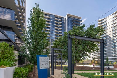 /international/au/94-11-irving-street-phillip-act-150641268/