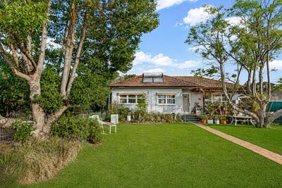 /international/au/15-hobart-street-oxley-park-nsw-151623132/