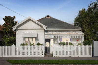 /international/au/19-charles-street-williamstown-vic-151314720/