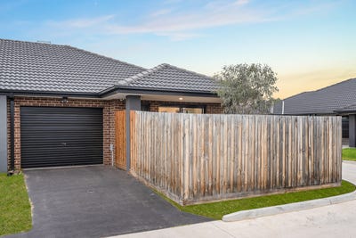 /international/au/13-cornelius-close-melton-south-vic-148434896/