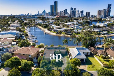 /international/au/6-gretel-drive-mermaid-waters-qld-151414464/